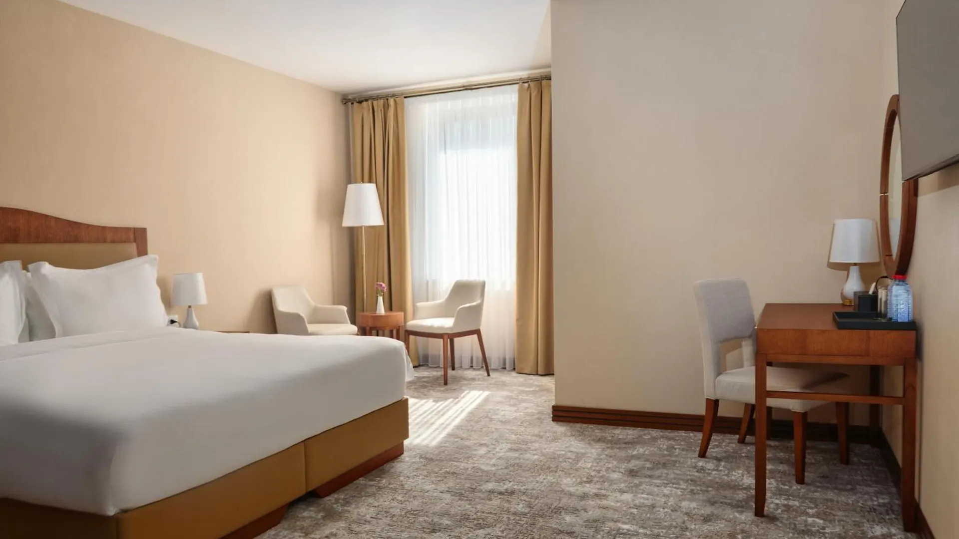 The Central Point Hotel Baku